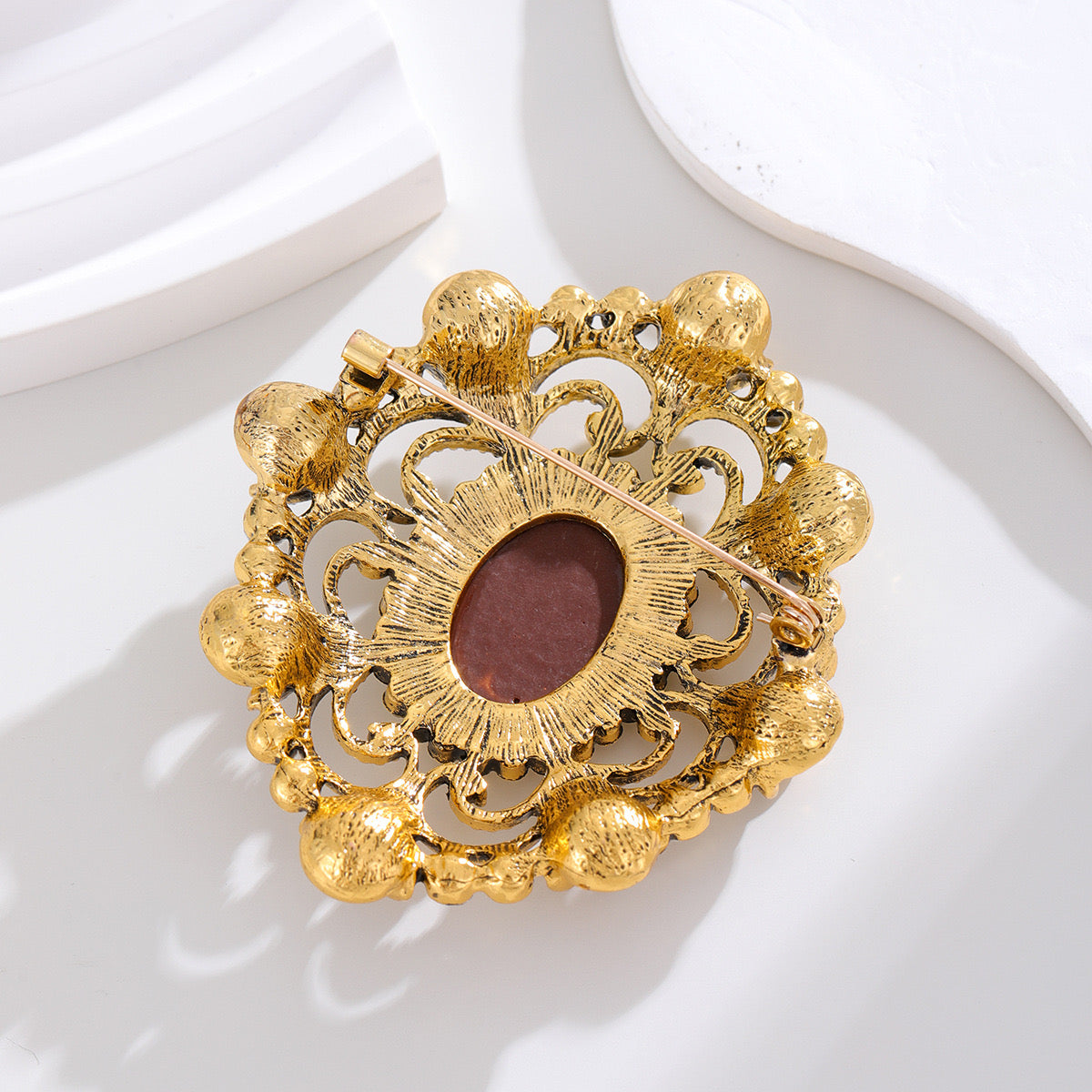 Broche - Médaillon vintage